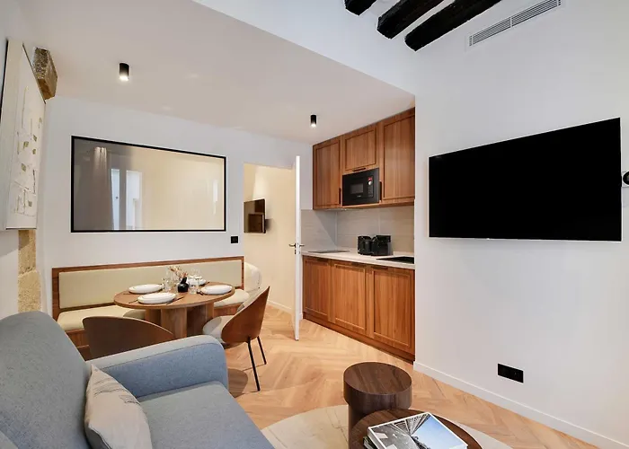 Elegant Comfort In The Heart Of Paris-Notre Dame