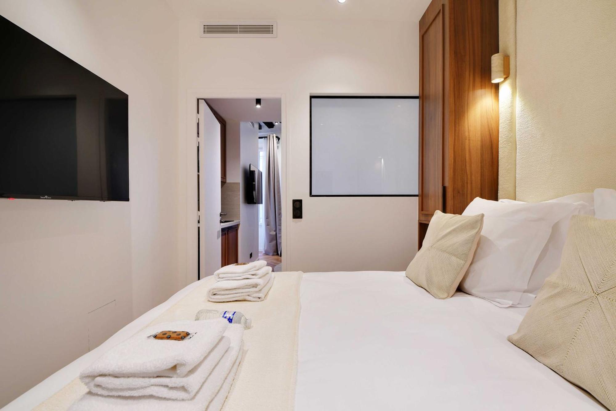 Elegant Comfort In The Heart Of Paris-notre Dame Parijs